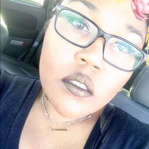 Meet your Posher, Mae